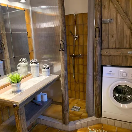 Lille House * Degnbøl